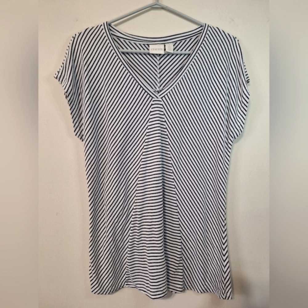 Chico's sz 1 M shortsleeve black white stripped v neck tee